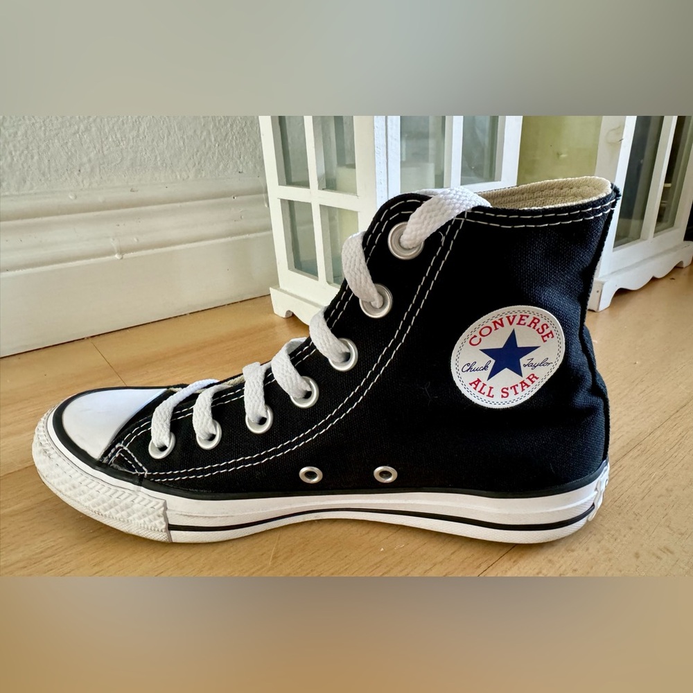 Converse Chuck Taylor All Star Canvass High Top Sneakers